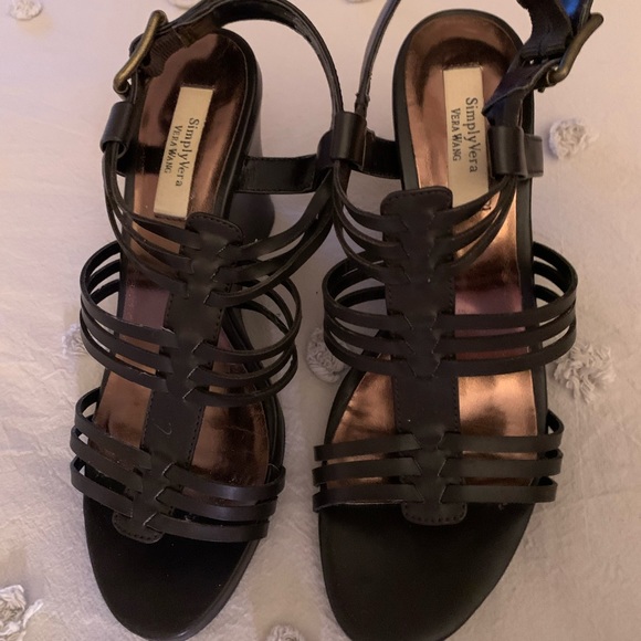 Simply Vera wedge heels. Size 6.5 - Picture 2 of 5